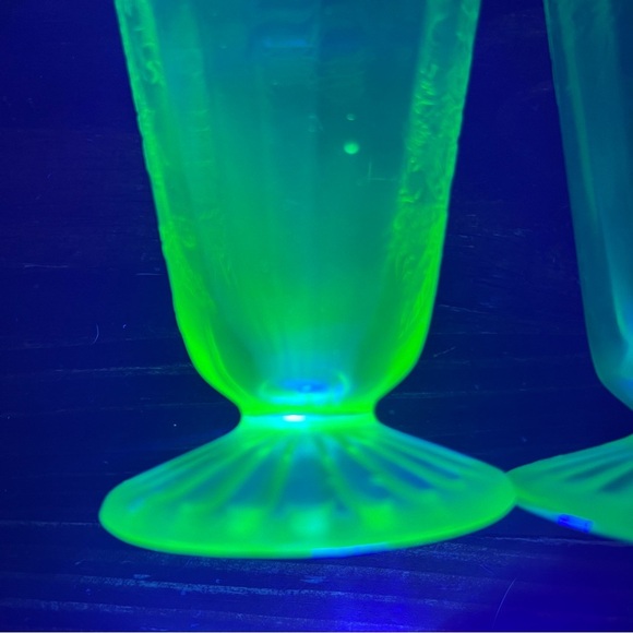 Jeannette Glass Company Uranium Glass Iced Tea Green Poinsettia  Footed Tumblers - Picture 2 of 7